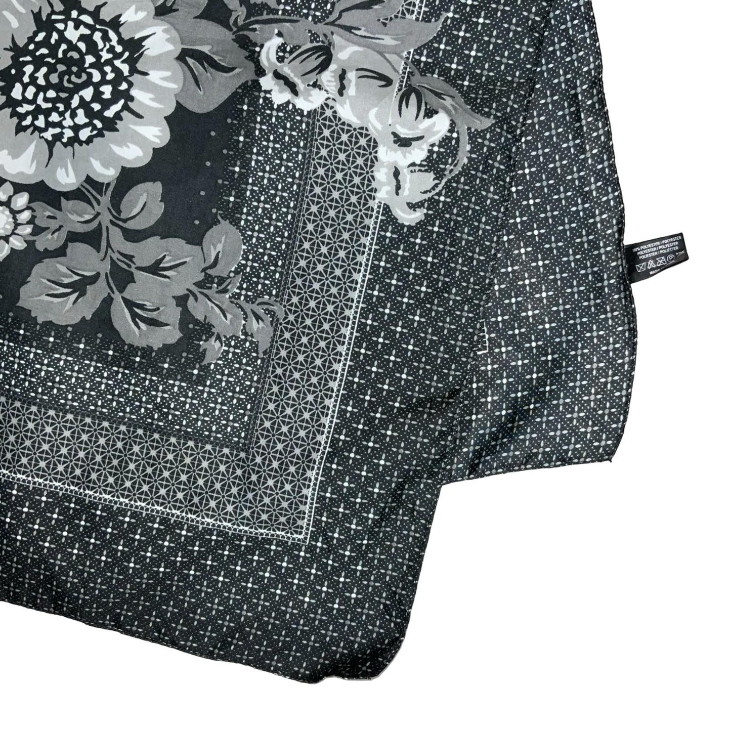 VTG BLACK GREY WHITE FLORAL PATTERNED ELEGANT SQUARE SCARF