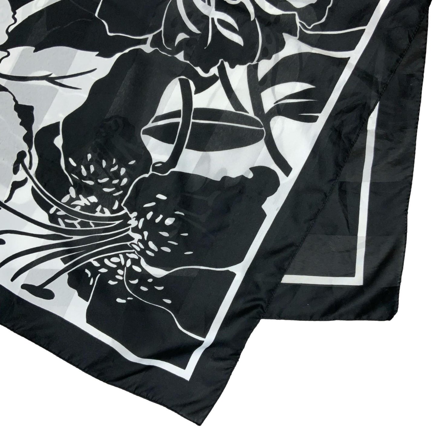 VTG BLACK WHITE TROPICAL FLORAL FLOWER SQUARE SCARF