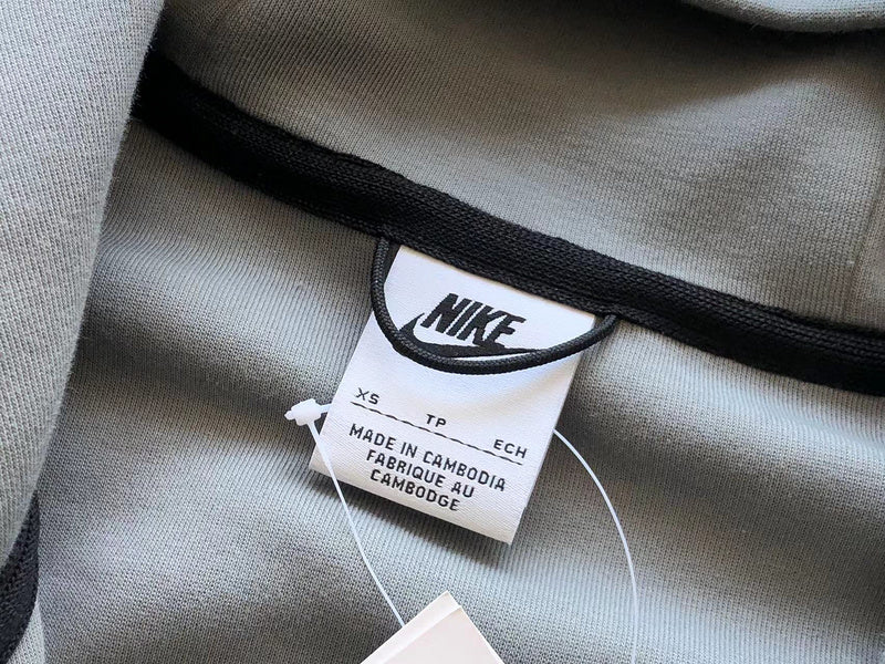 NIKE TECH FLEECE HOODIE x GREY/WHITE