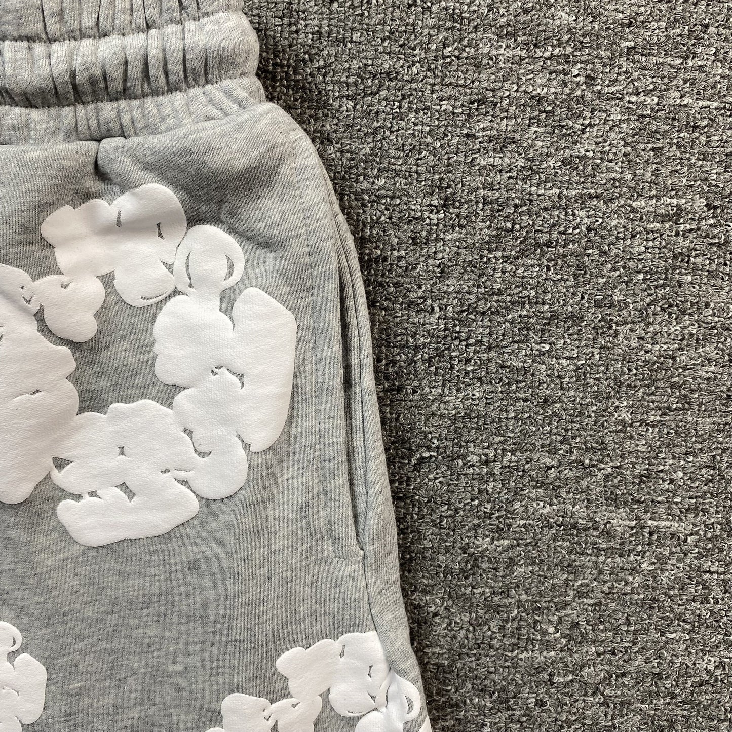 DENIM TEARS COTTON WREATH SHORTS GREY