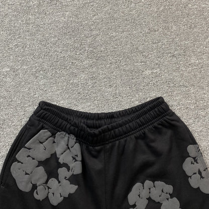 DENIM TEARS COTTON WREATH SHORTS MONOCHROME BLACK