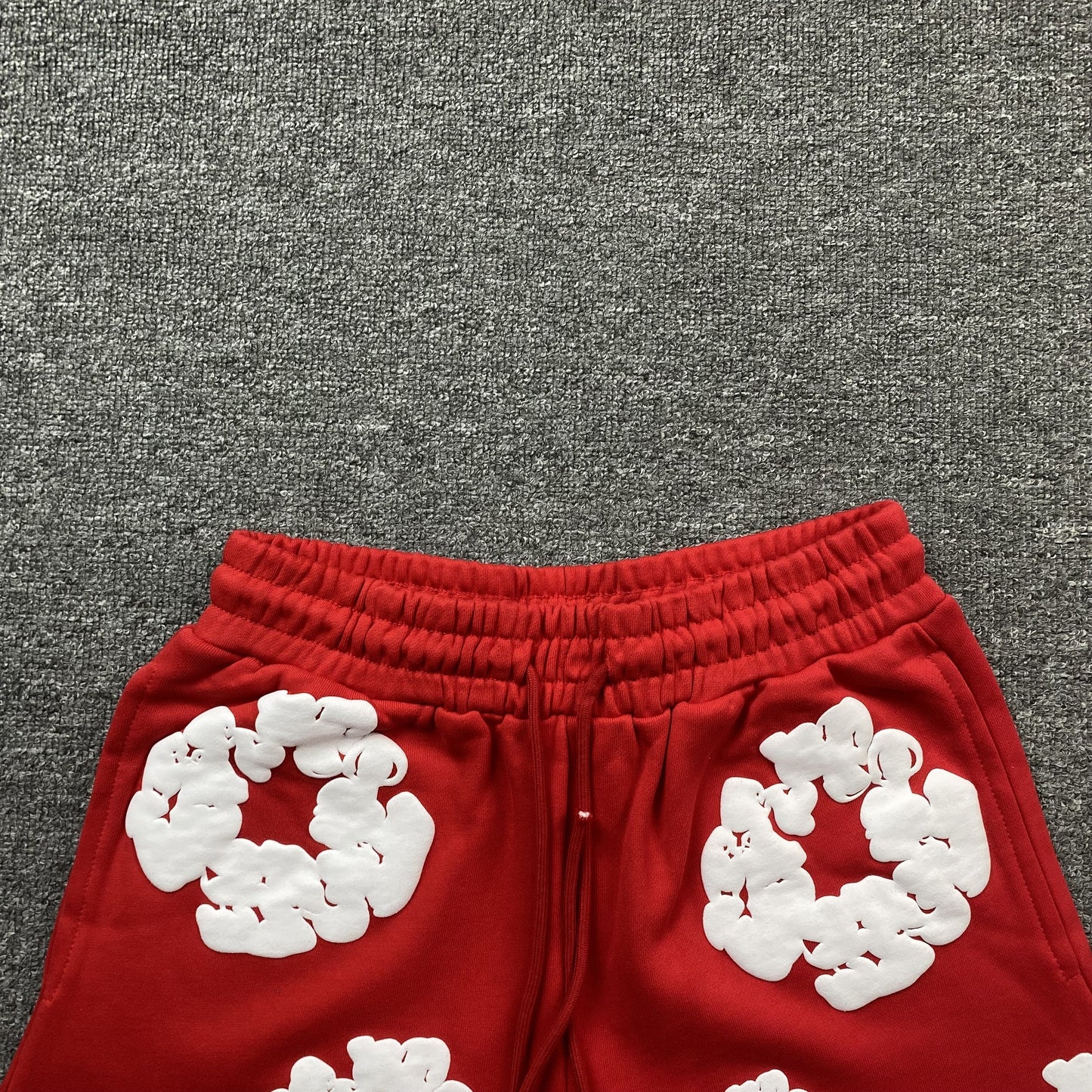 DENIM TEARS COTTON WREATH SHORTS RED