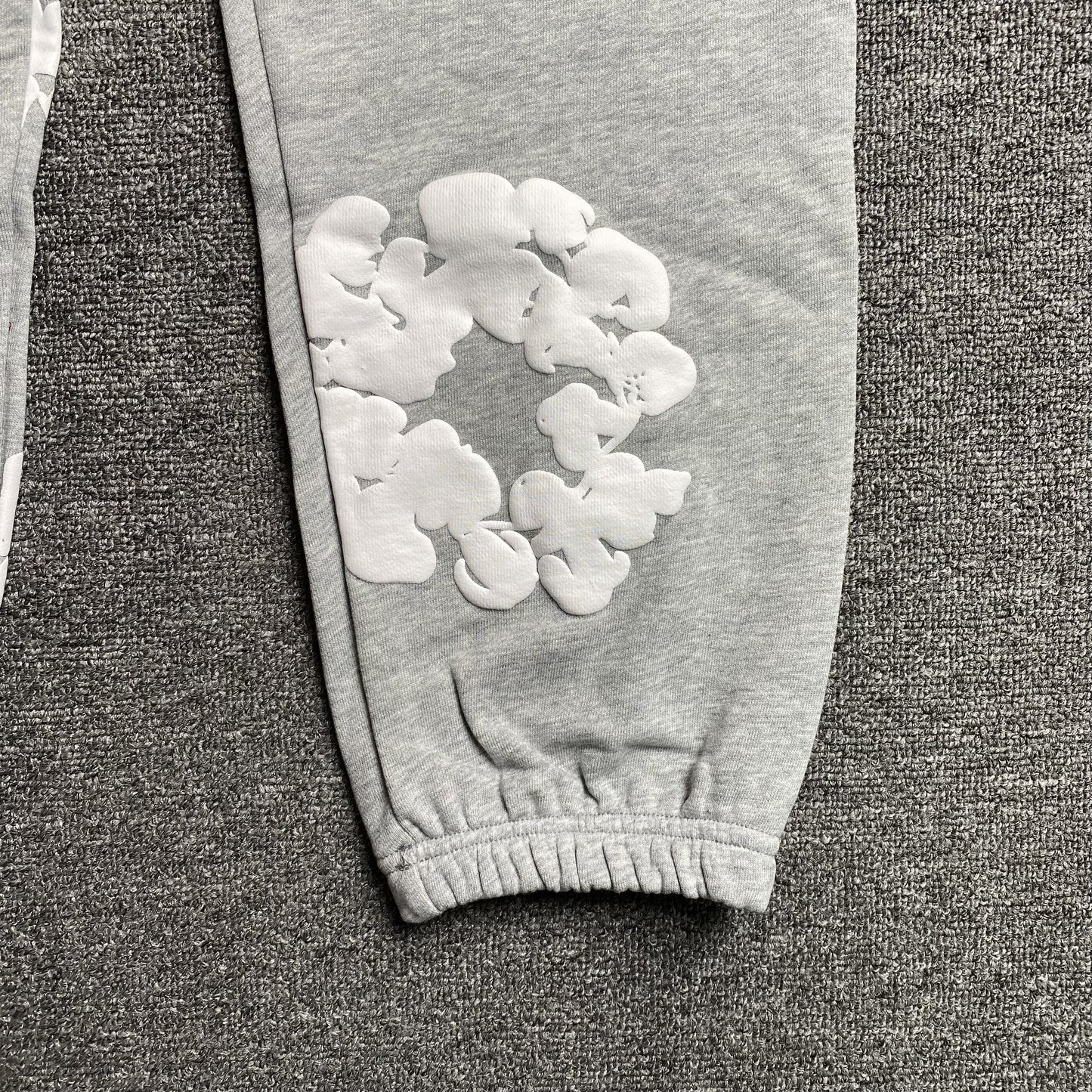 DENIM TEARS COTTON WREATH SWEATPANTS GREY