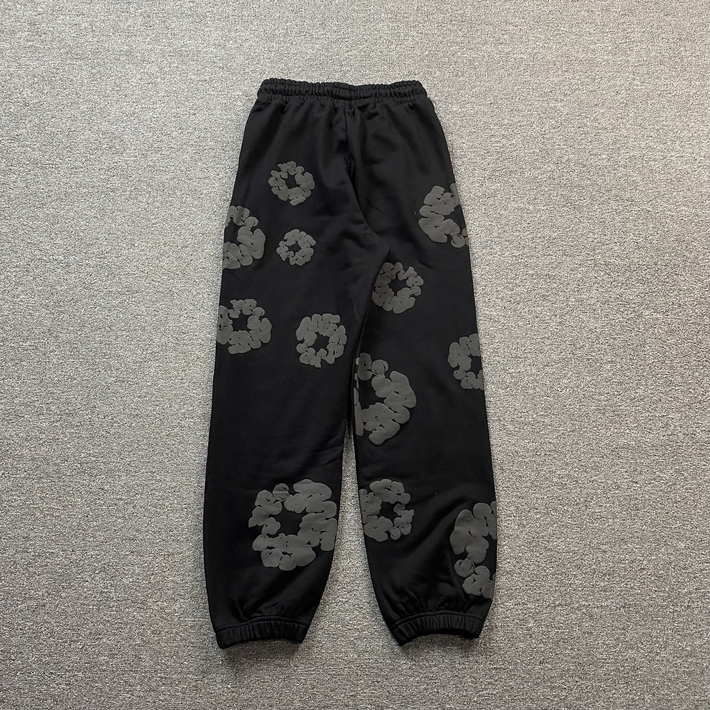 DENIM TEARS COTTON WREATH SWEATPANTS MONOCHROME BLACK