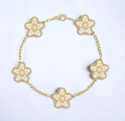 5 ★ CloverGlow™ Gold-Plated Bracelet