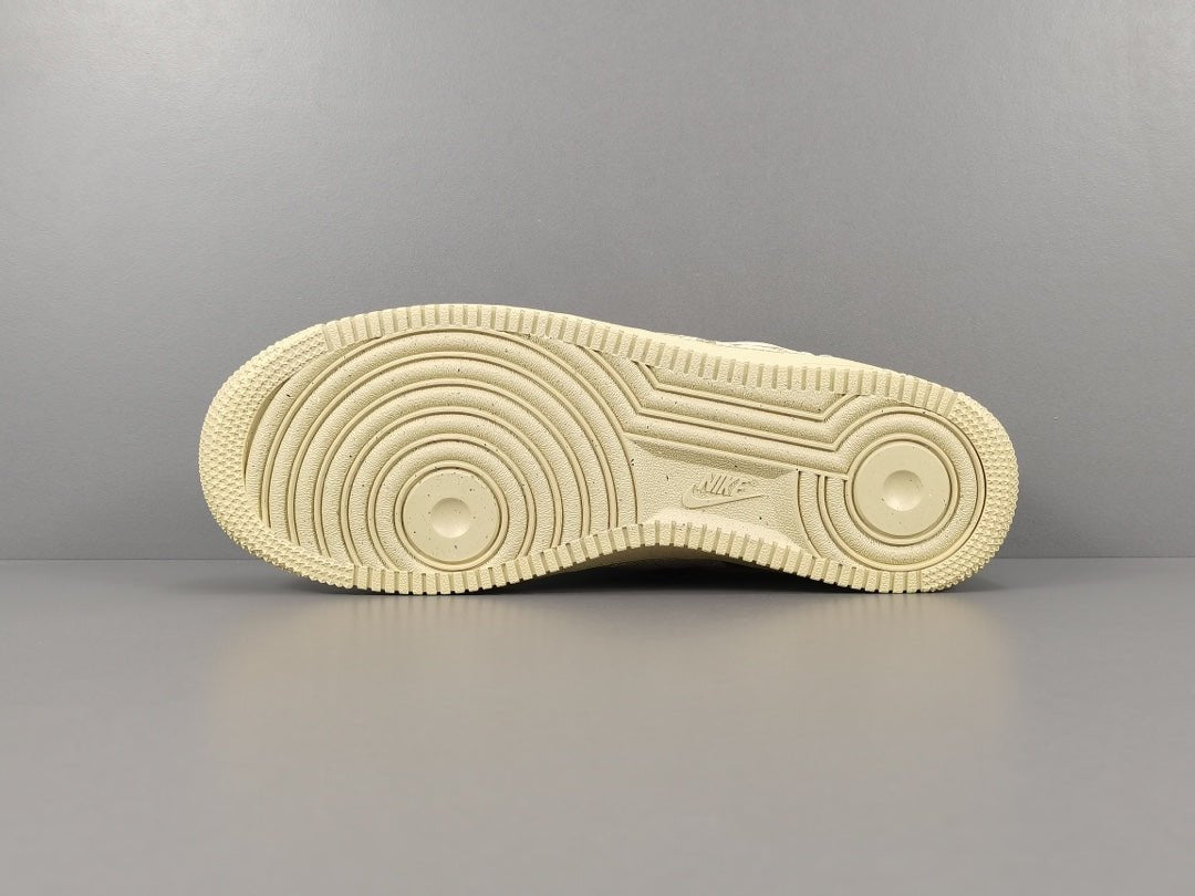 NIKE AIR FORCE 1 x BILLIE EILISH MUSHROOM