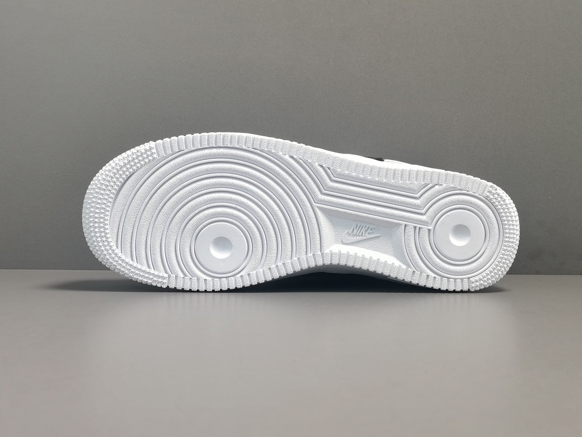 NIKE AIR FORCE 1 x CHROME HEARTS