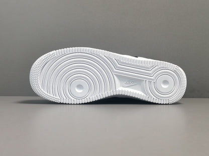 NIKE AIR FORCE 1 x CHROME HEARTS